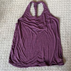 Gap fit twisted back tank